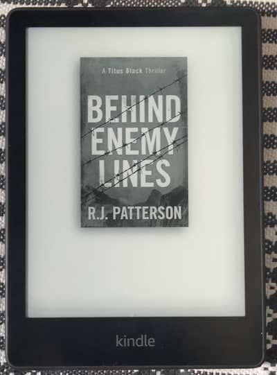 Kindle Paperwhite 11th Generation 6.8 inch - like New - 8 GB. -10/10