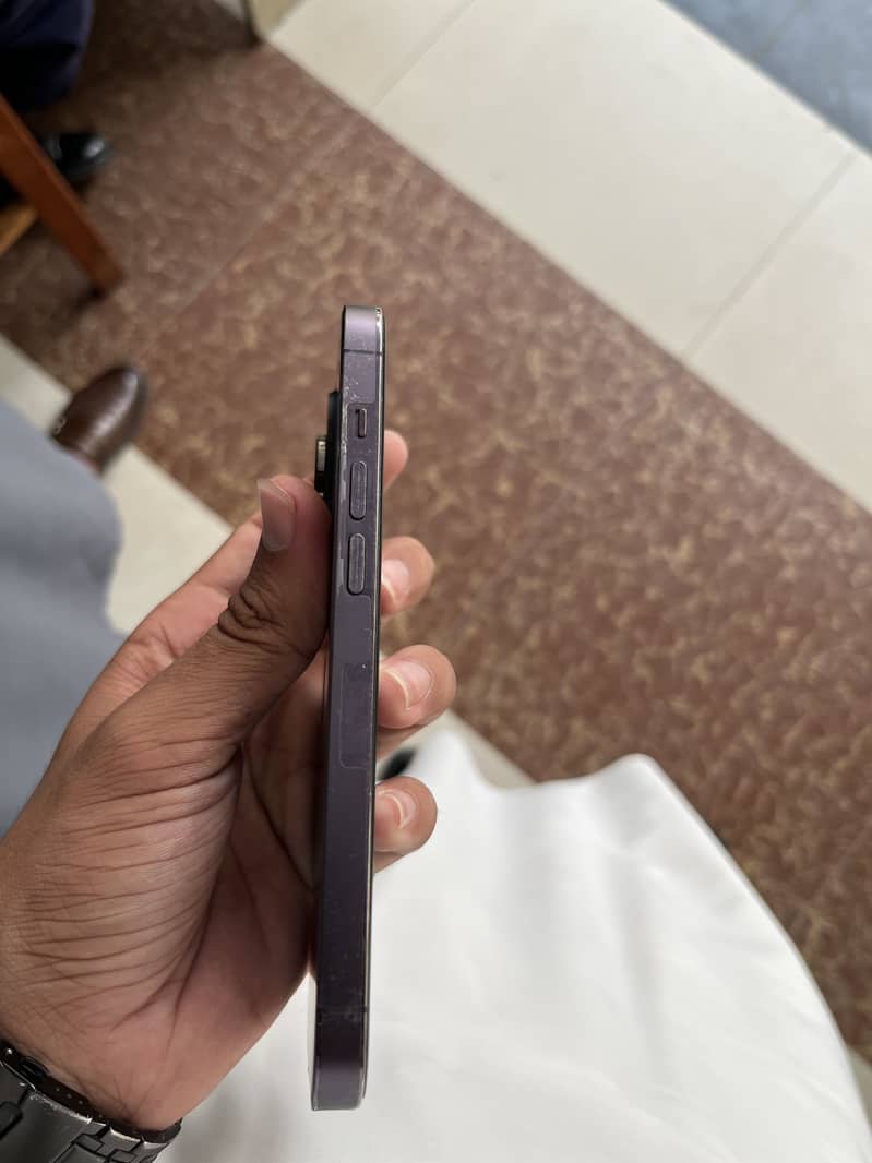 Apple iPhone 14 Pro 0