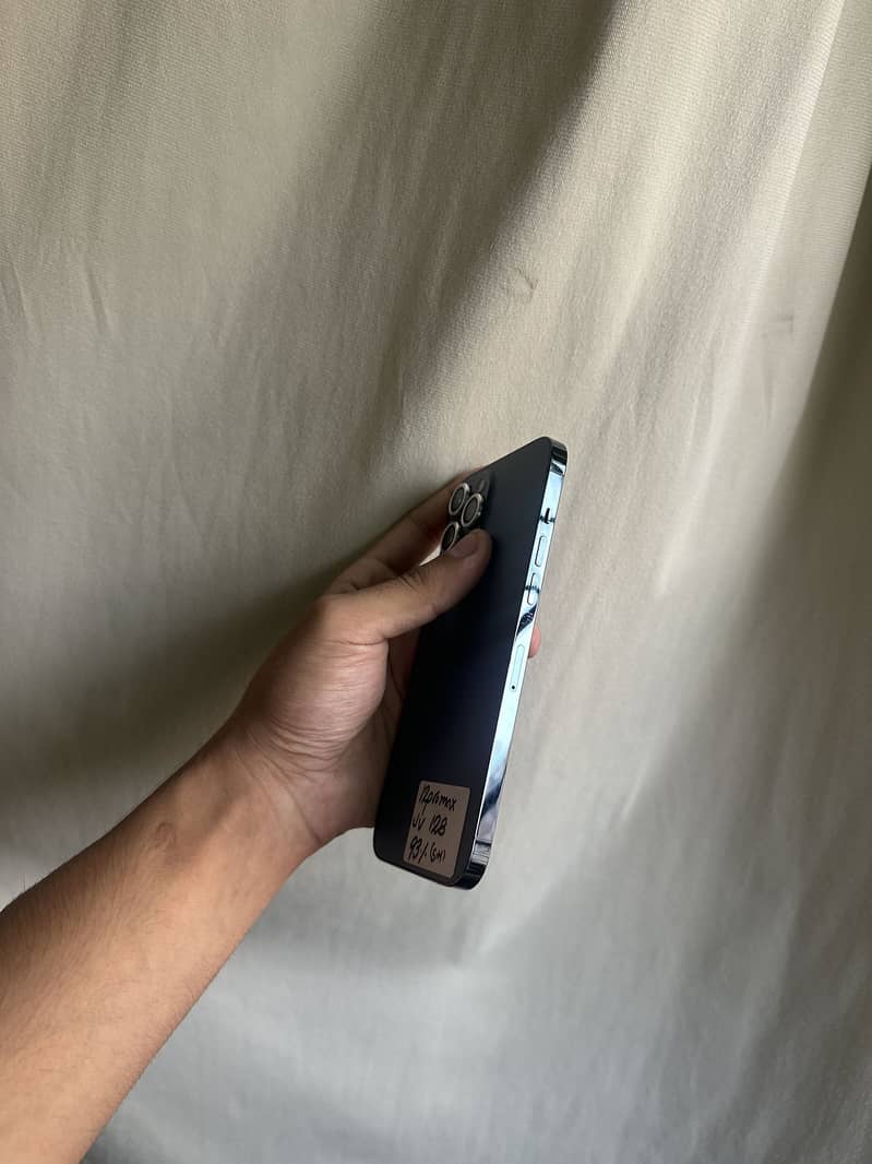Apple iPhone 12 Pro Max 2