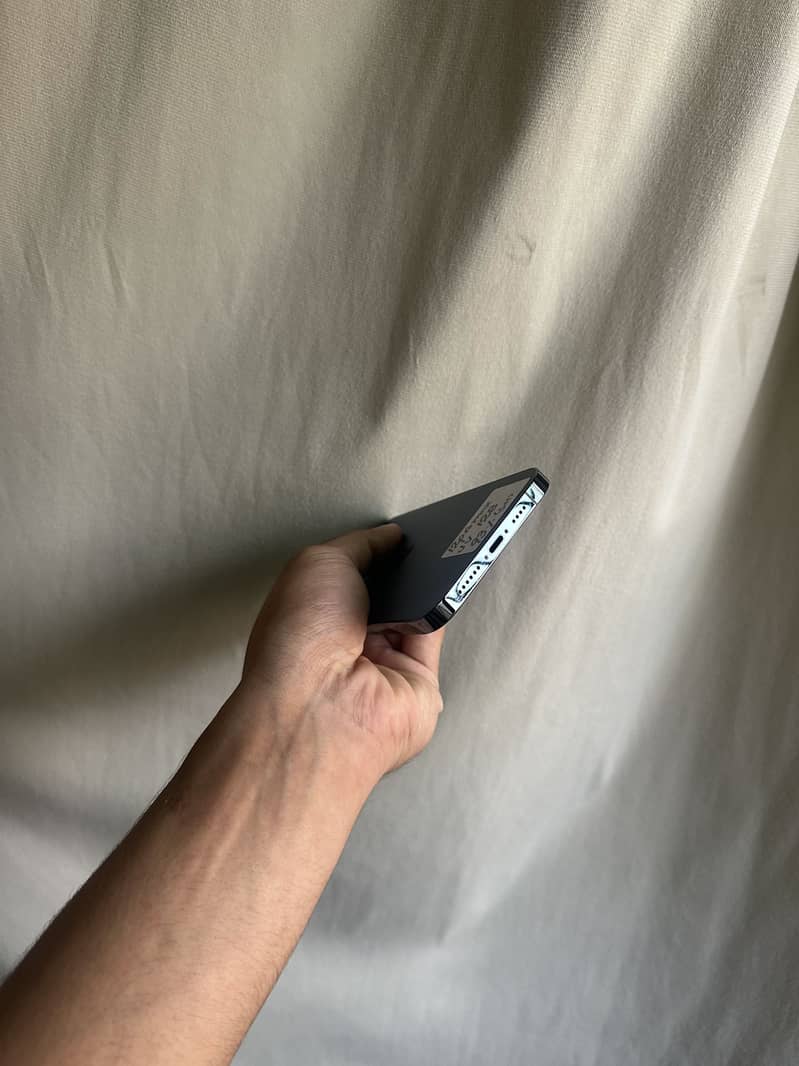 Apple iPhone 12 Pro Max 4