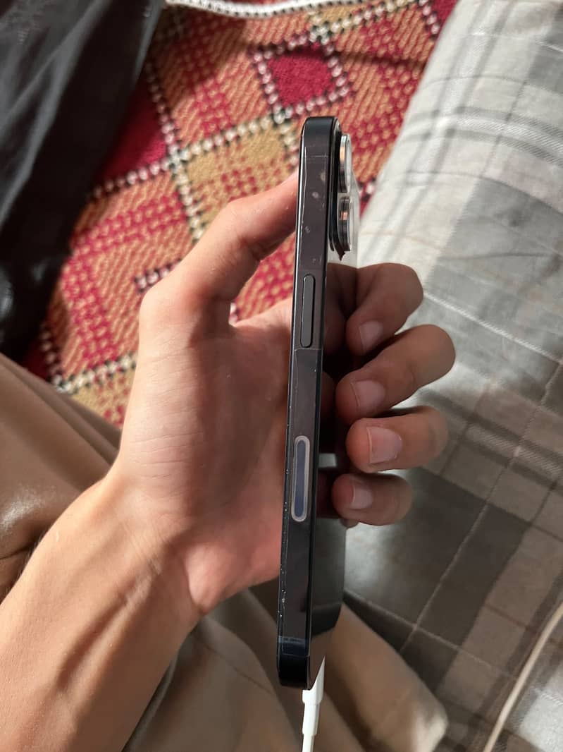 Apple iPhone 13 3