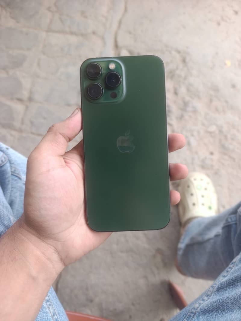 Apple iPhone 13 Pro Max 4