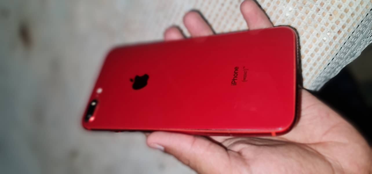 Apple iPhone 8 Plus 0