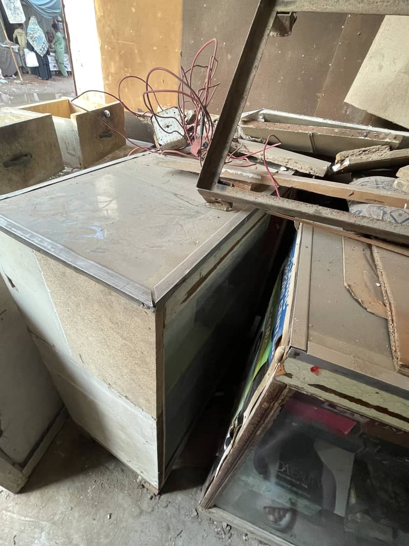 Display Corner & Cabinet 4