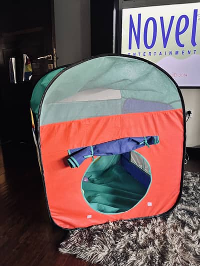 BRAND NEW KIDS TENT WITH BALLS