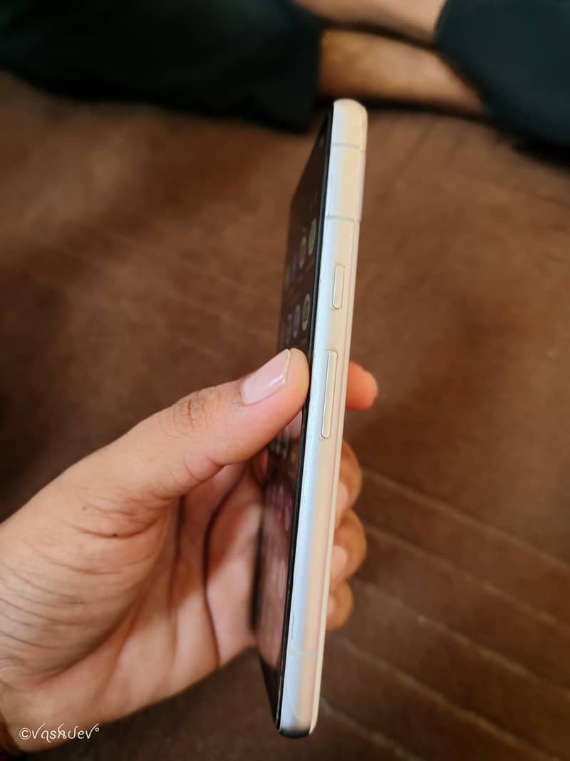 Google Pixel 7a 2