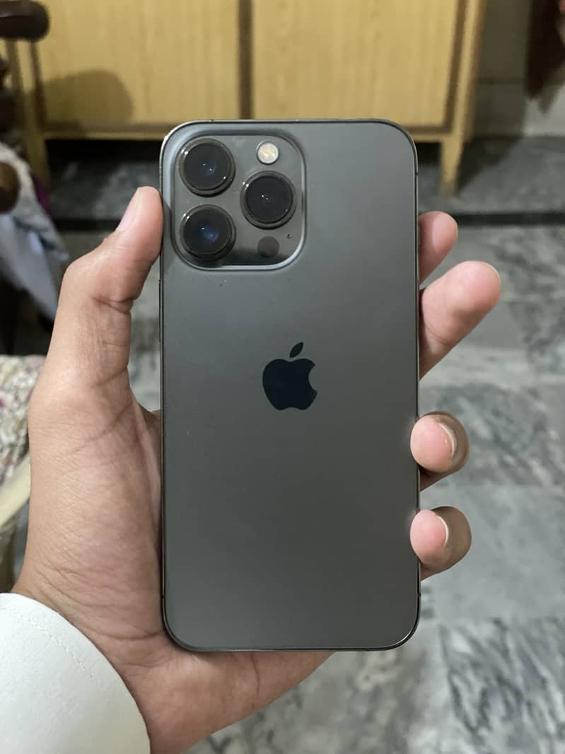 Apple iPhone 13 Pro 1