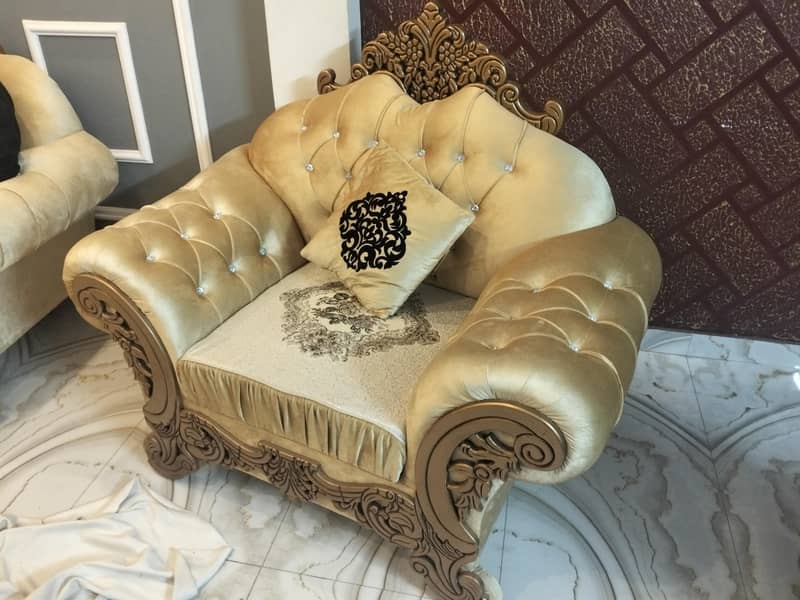 Crown Sofa set 0