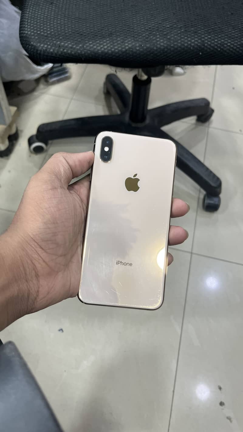 Apple iPhone XS Max 5