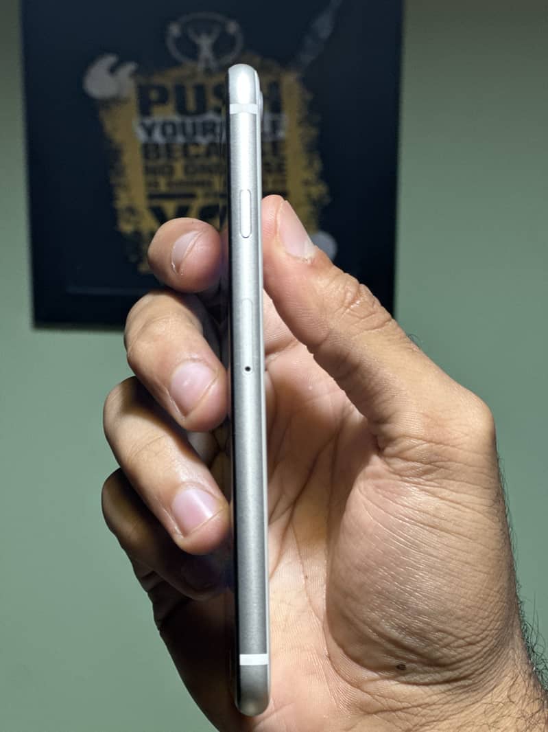 Apple iPhone SE 4