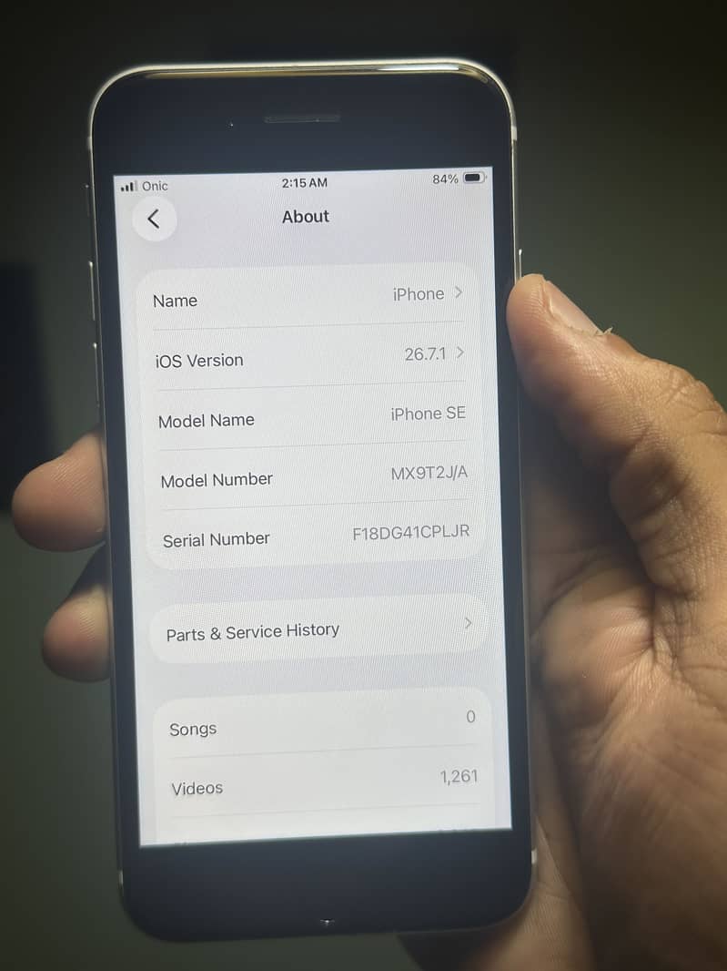 Apple iPhone SE 10