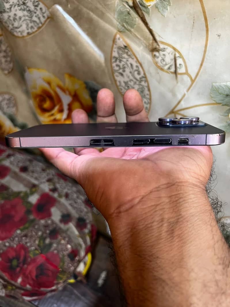 Apple iPhone 14 Pro Max 4