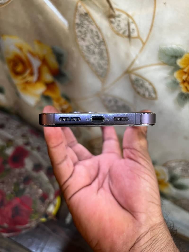 Apple iPhone 14 Pro Max 6