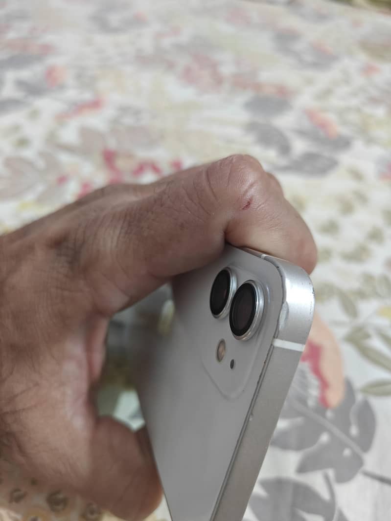 Apple iPhone 12 6