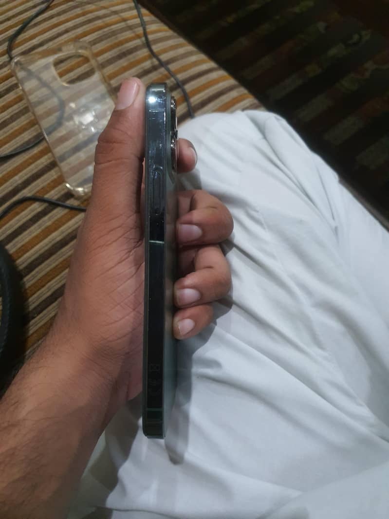iphone 13 pro max 2