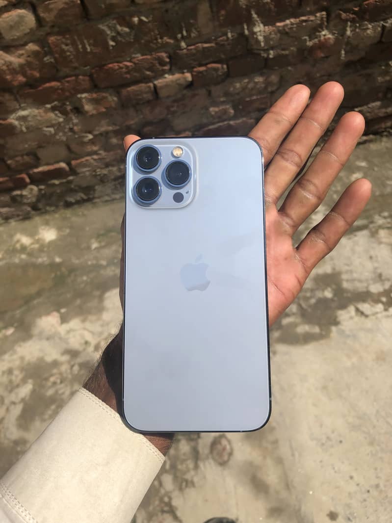 Apple iPhone 13 Pro Max 4