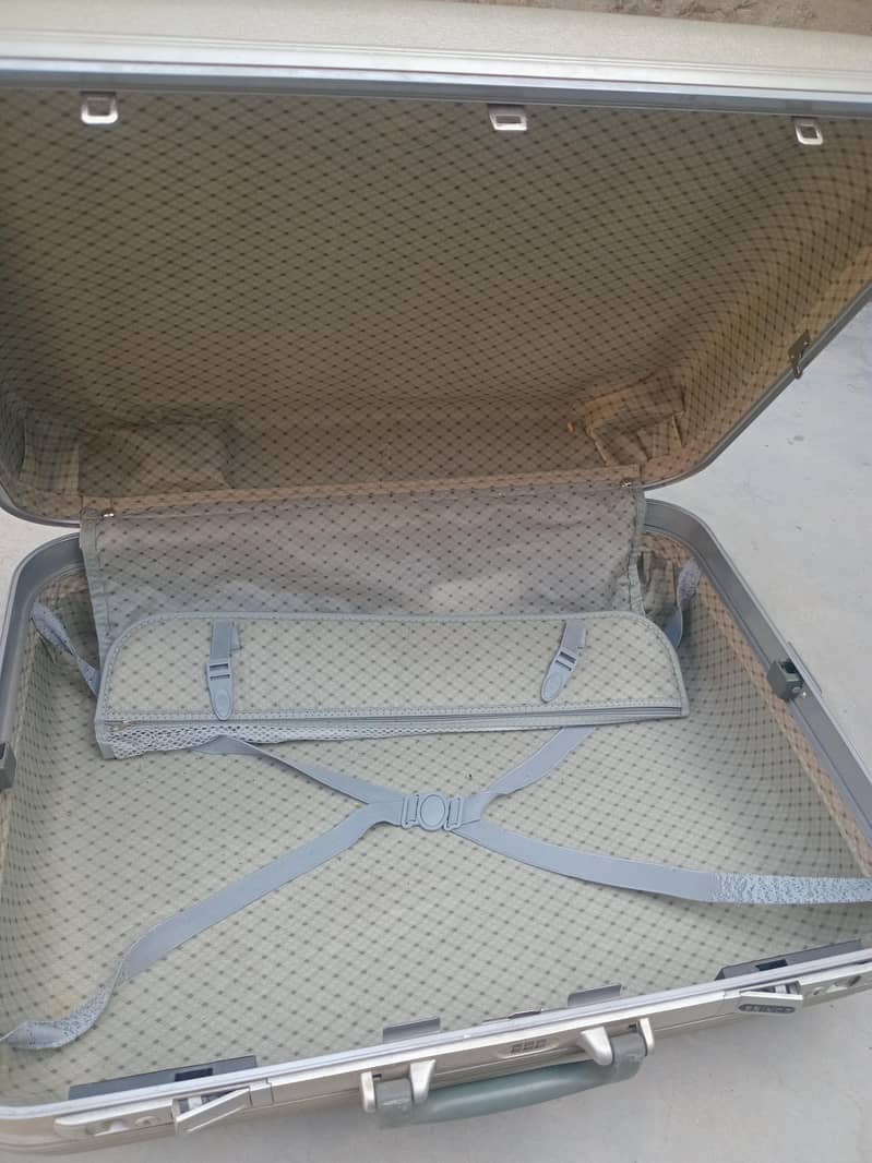 suit case 2