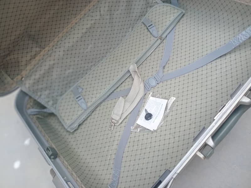 suit case 3