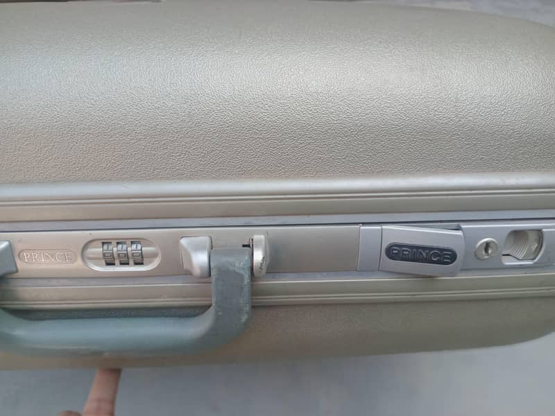 suit case 4