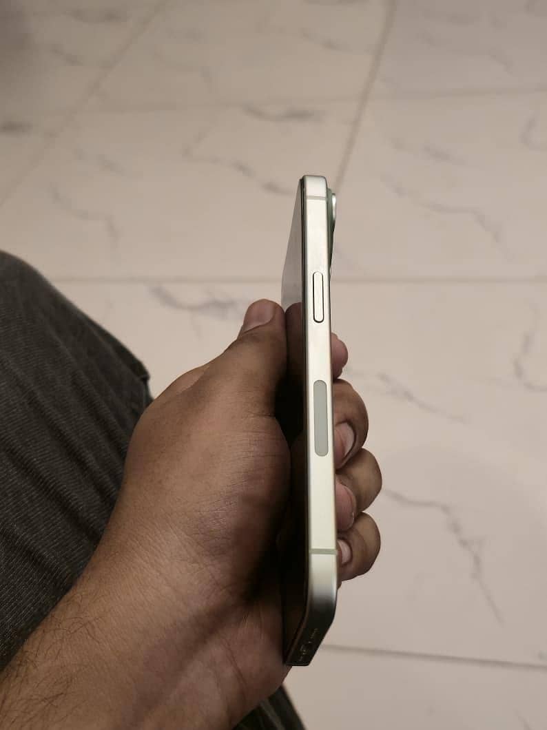 Apple iPhone 15 2