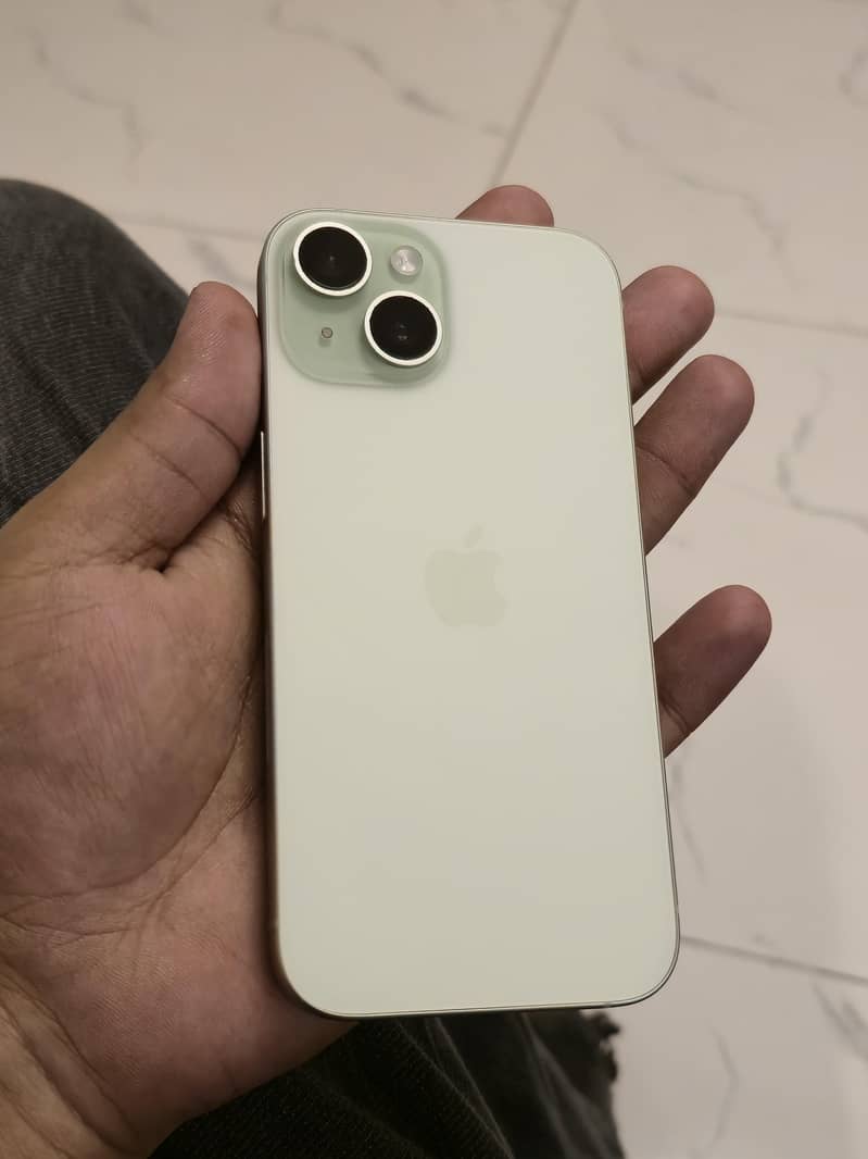 Apple iPhone 15 3