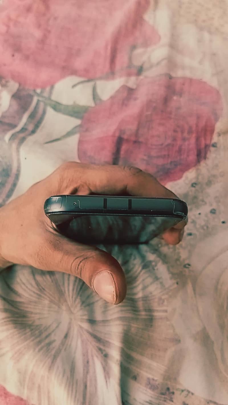 Google Pixel 8a 4