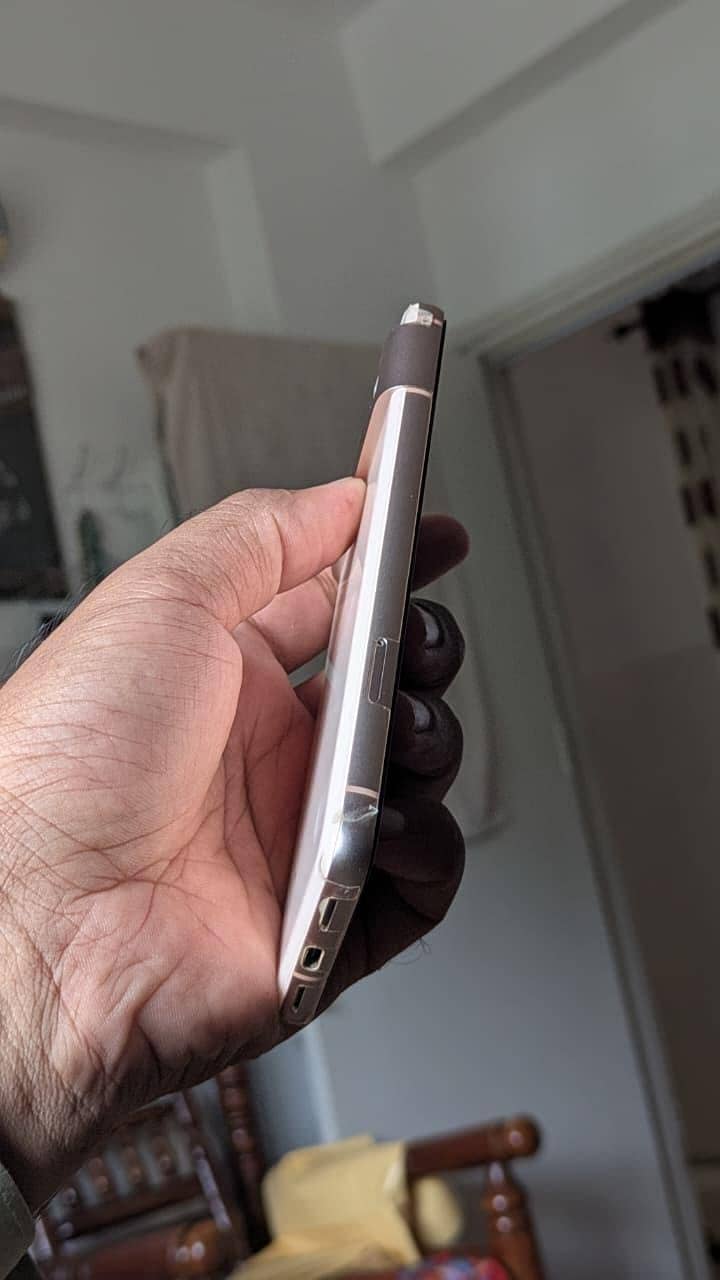 Google Pixel 8 4