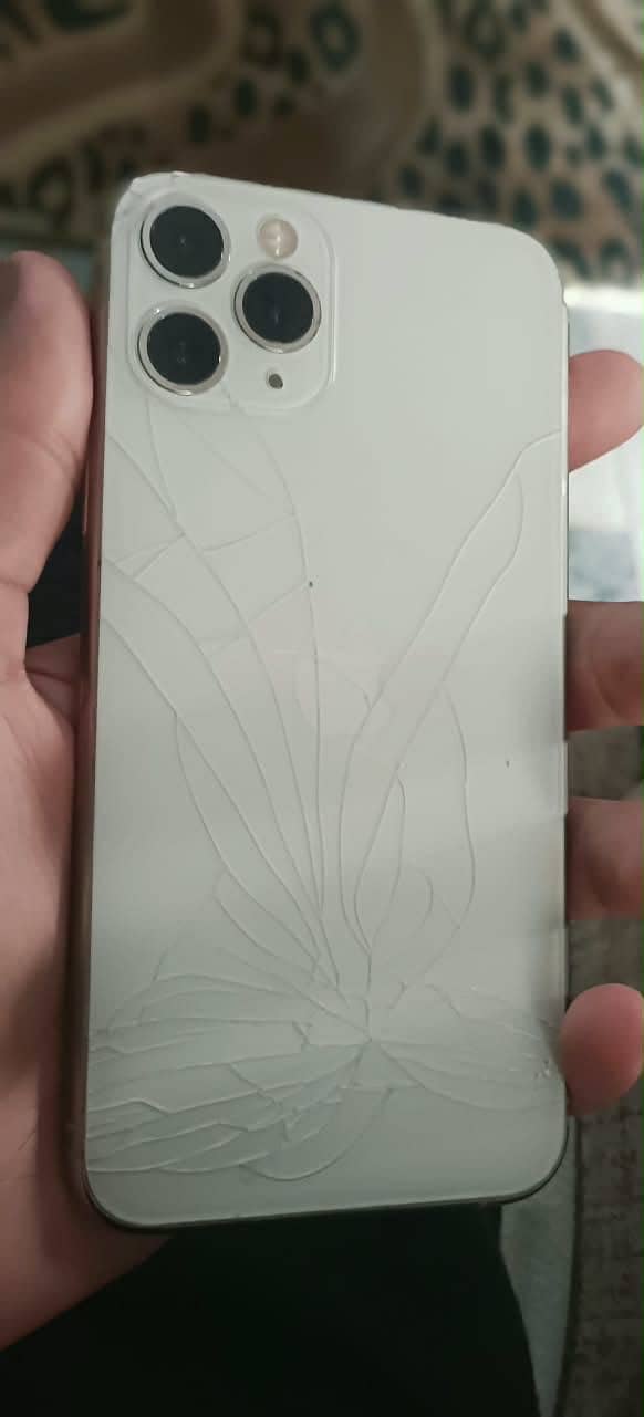 Apple iPhone 11 Pro 3