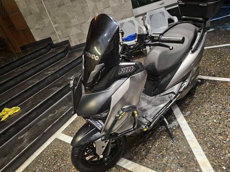 revoo E52 4