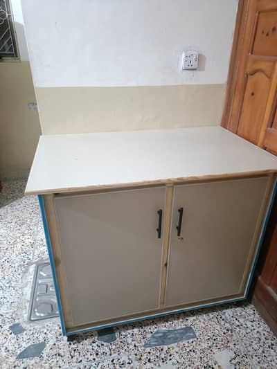 iron stand table