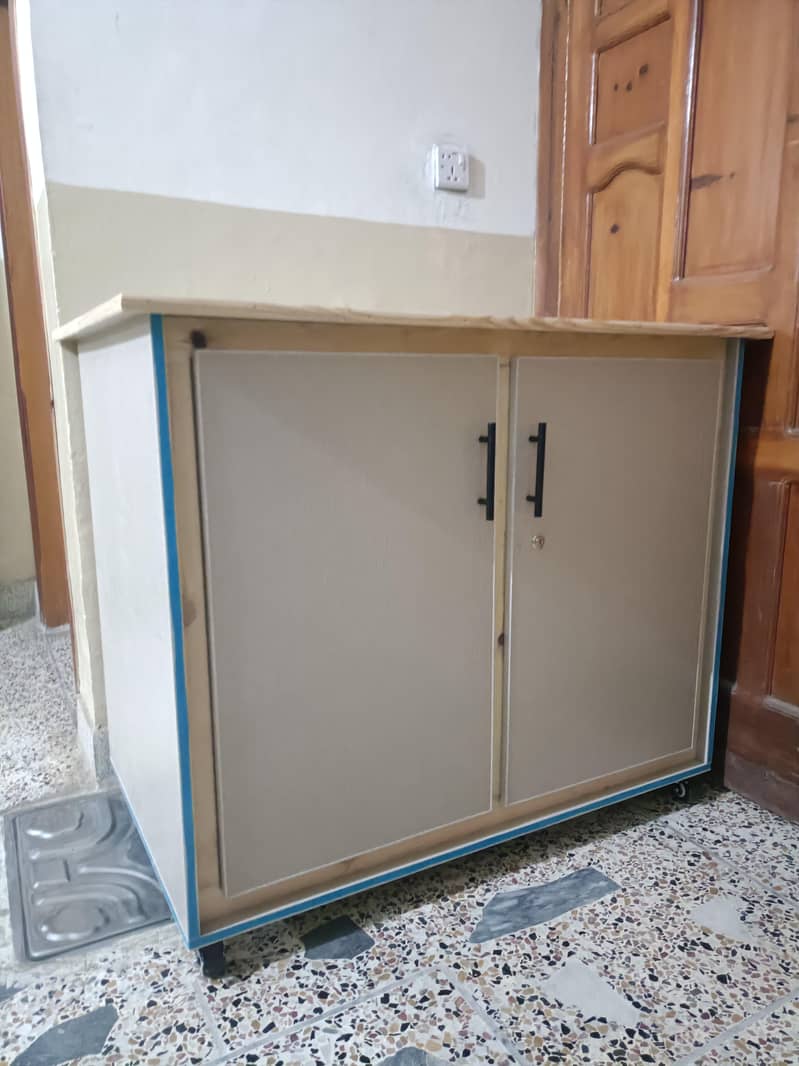 iron stand table 1