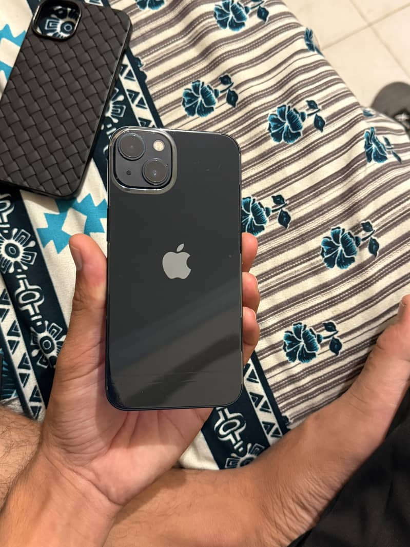 Apple iPhone 13 1