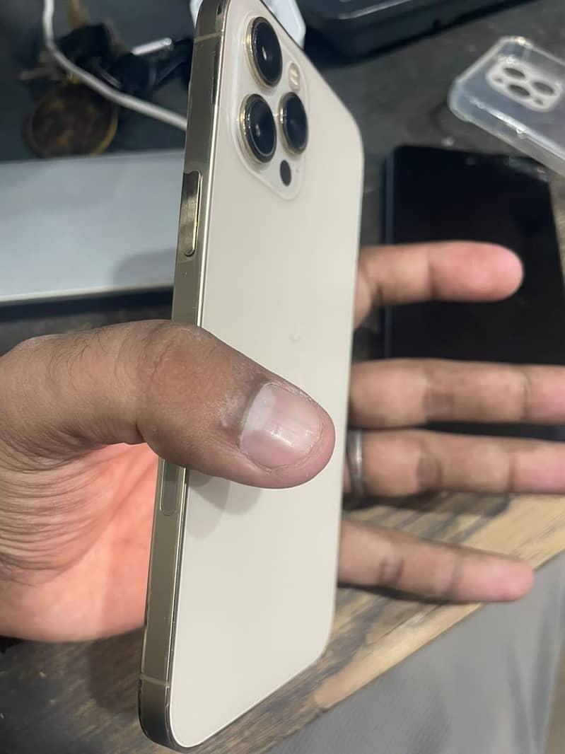 Apple iPhone 12 Pro Max 3