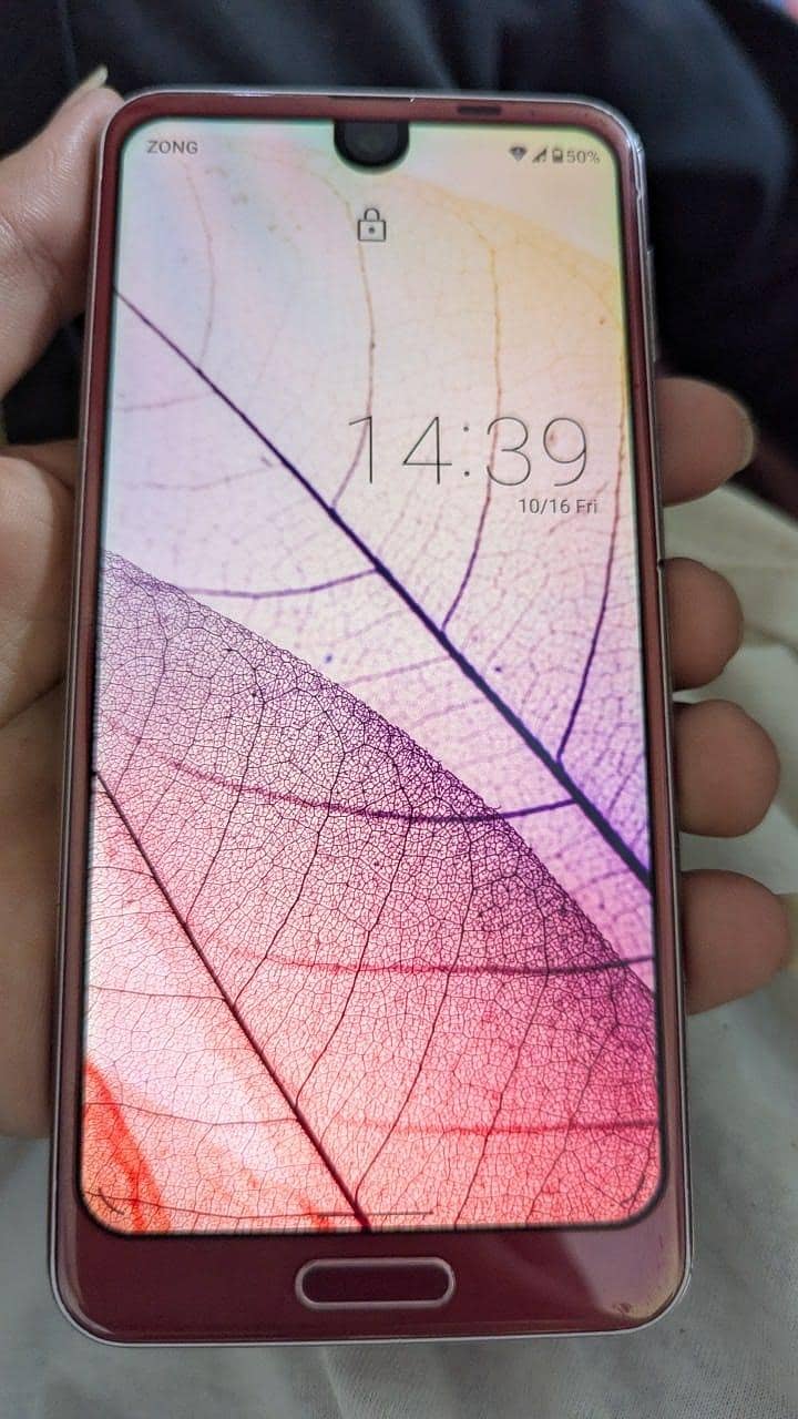 Sharp Aquos R2 4