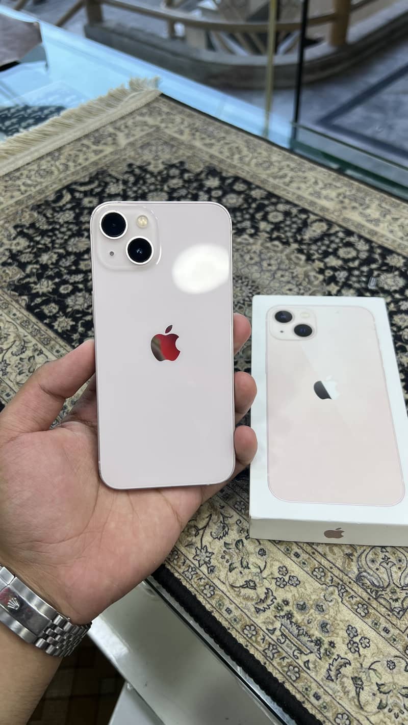 Apple iPhone 13 0