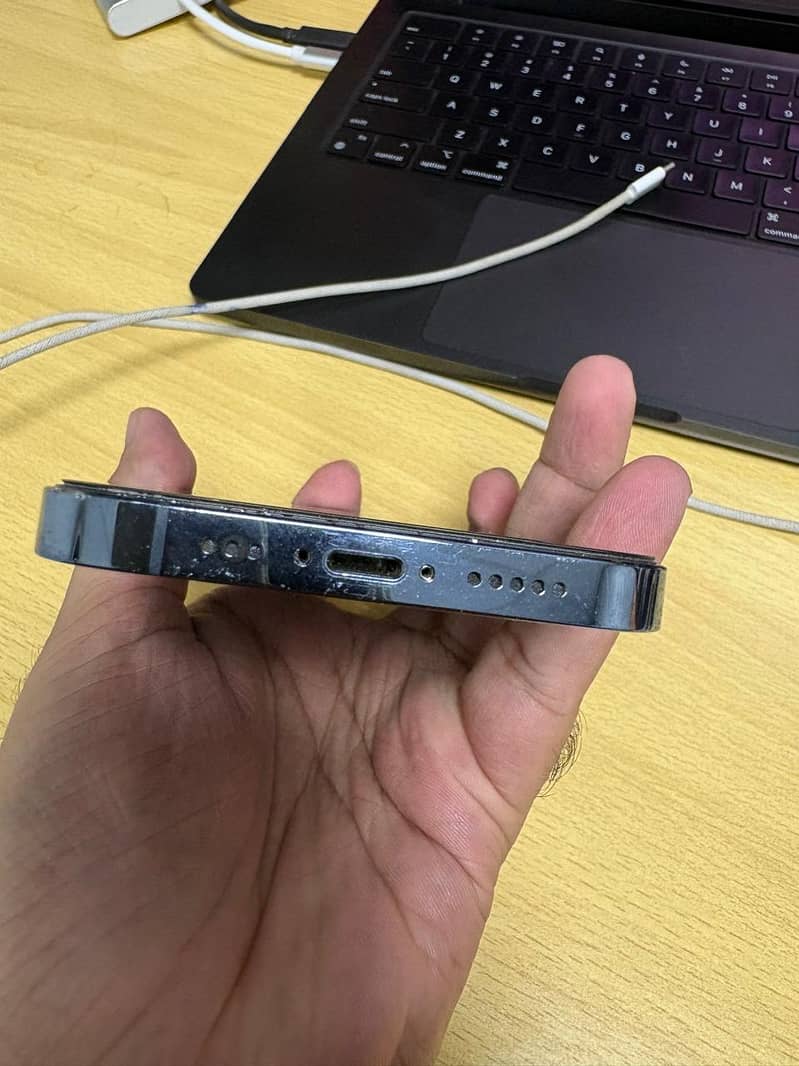 Apple iPhone 13 Pro 3