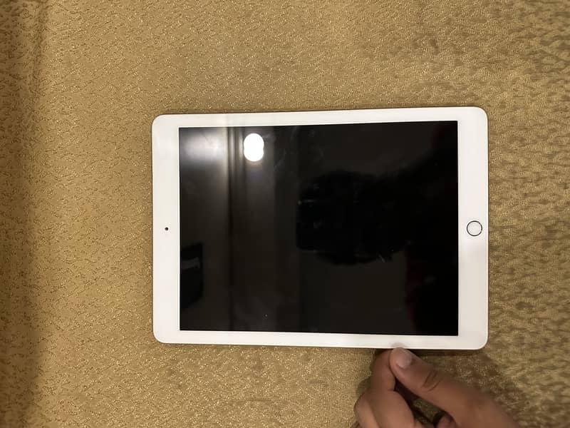 Ipad 6th Generation 128 GB 1