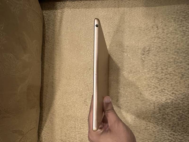 Ipad 6th Generation 128 GB 4