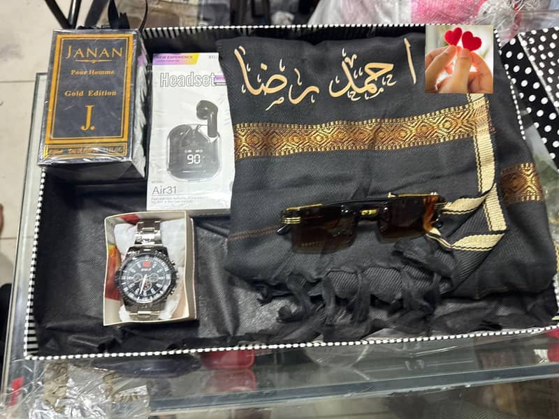 خوبصورت گفٹ پیک  | گھڑی، پرفیوم، ہیڈسیٹ اور بہت کچھ 0