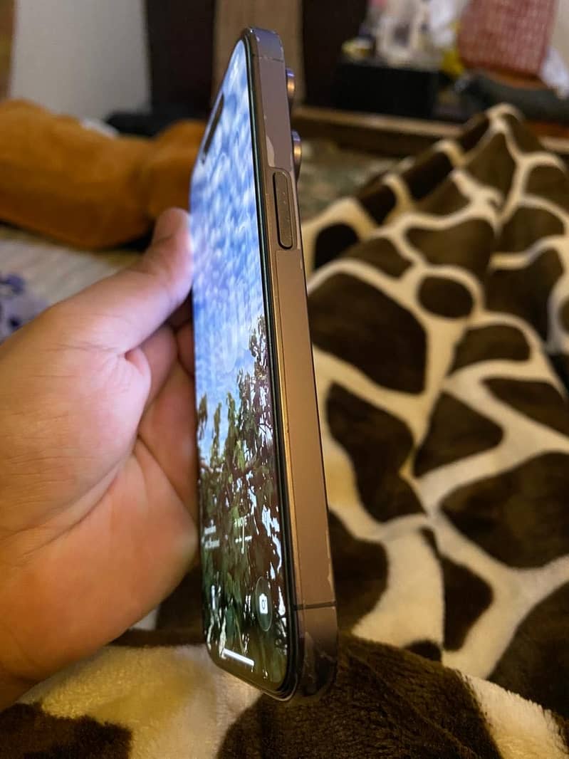 Apple iPhone 14 Pro 4