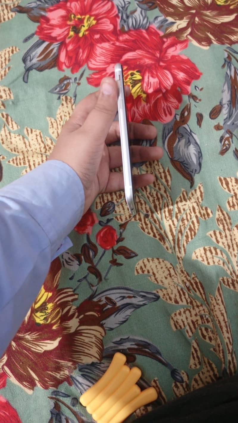 Apple iPhone SE 0