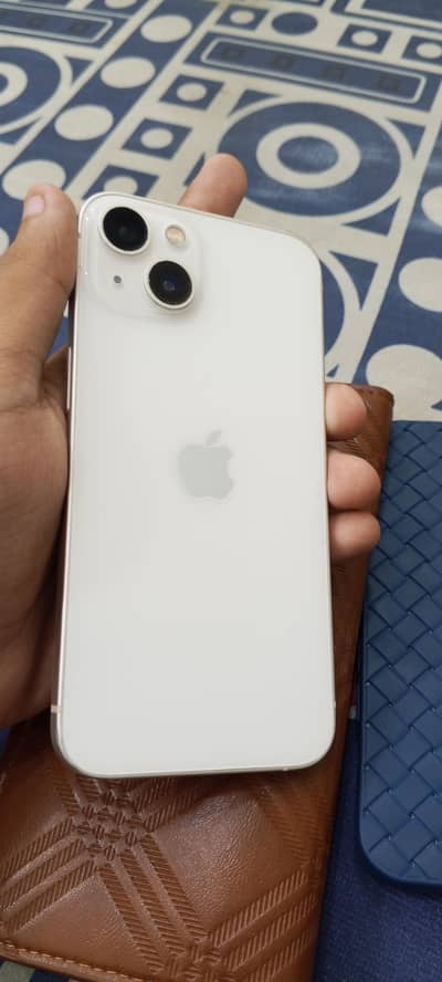 Apple iPhone 13