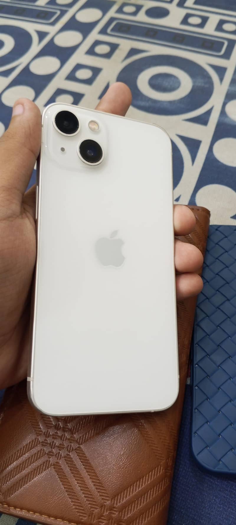 Apple iPhone 13 0