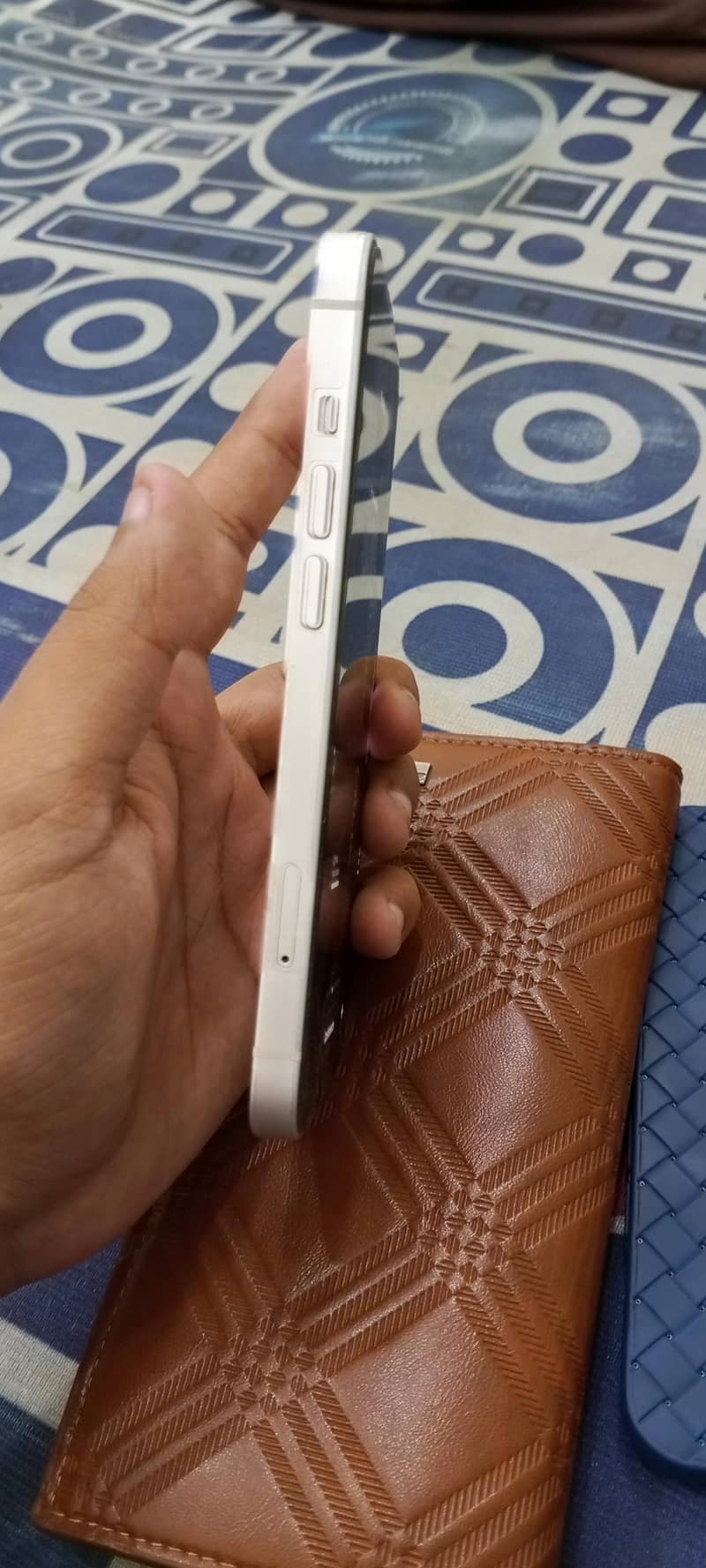 Apple iPhone 13 2