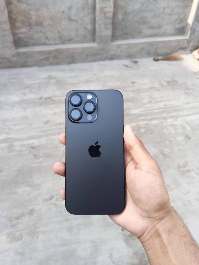 Apple iPhone 16 Pro Max 0