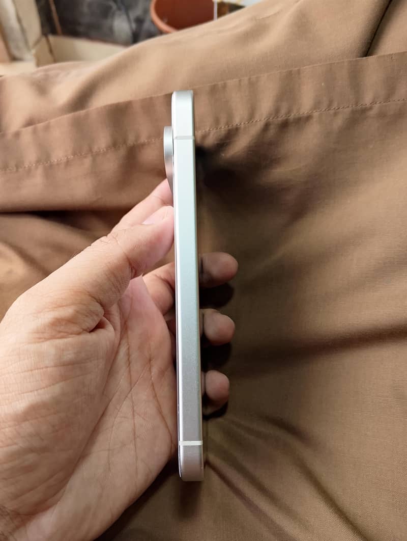 Google Pixel 9 4