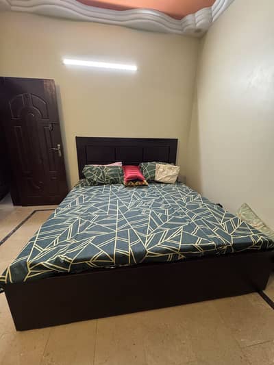 Complete Bedroom Furniture Set – Excellent Condition!