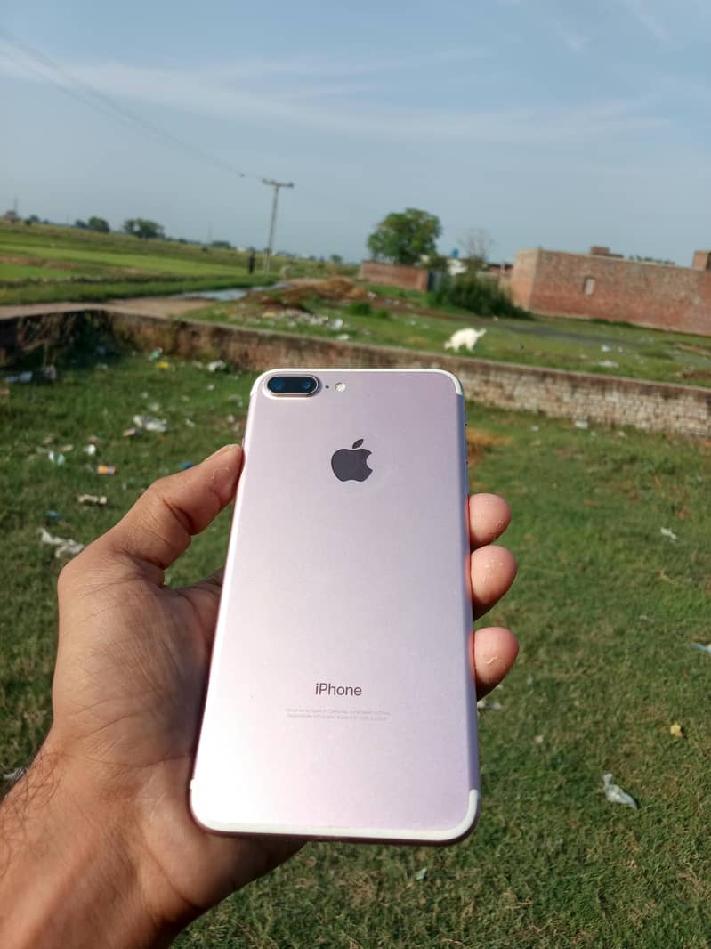 Apple iPhone 7 Plus 2