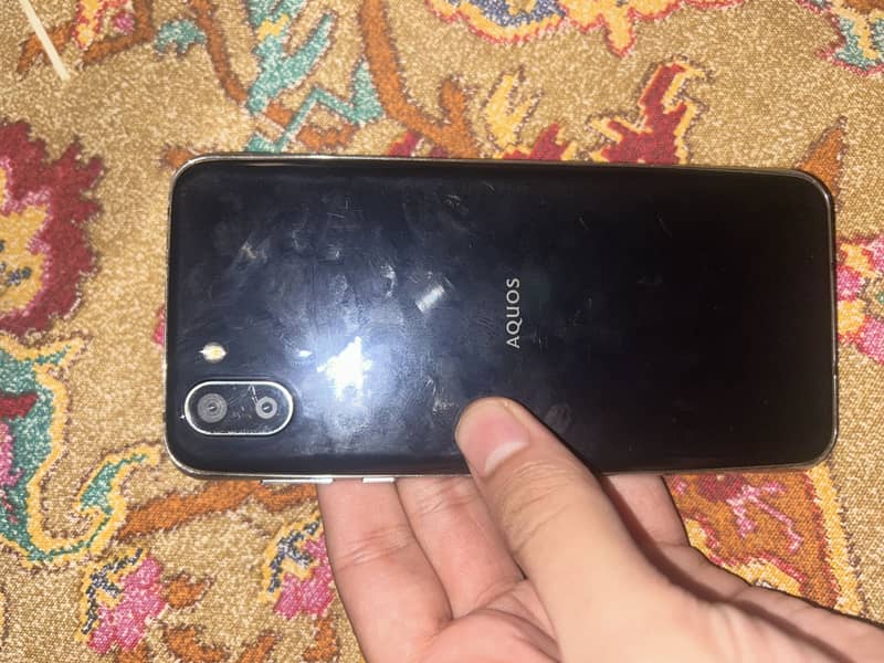 Sharp Aquos R2 1