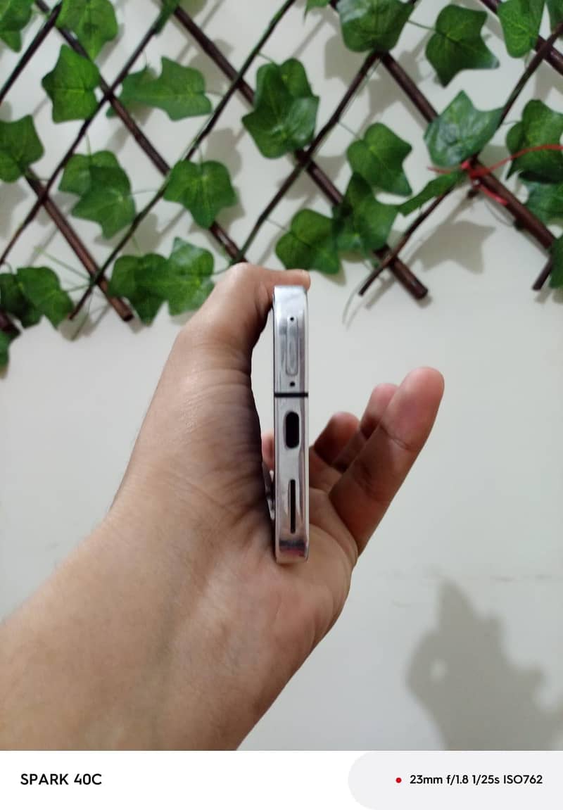 Google Pixel 9 4